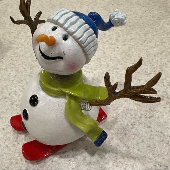 Fritz and Floyd essentials jiggling Christmas snowman - Picture 3 of 11